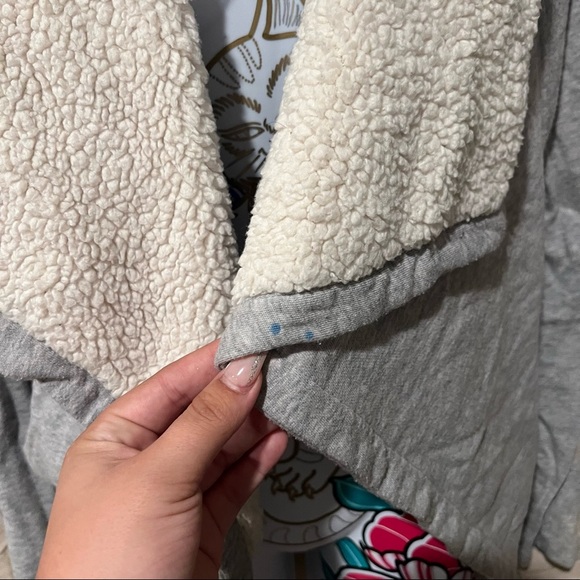 Guess Gray Open Front Sweater Bailey Fleece Trim Jacket - Picture 4 of 7